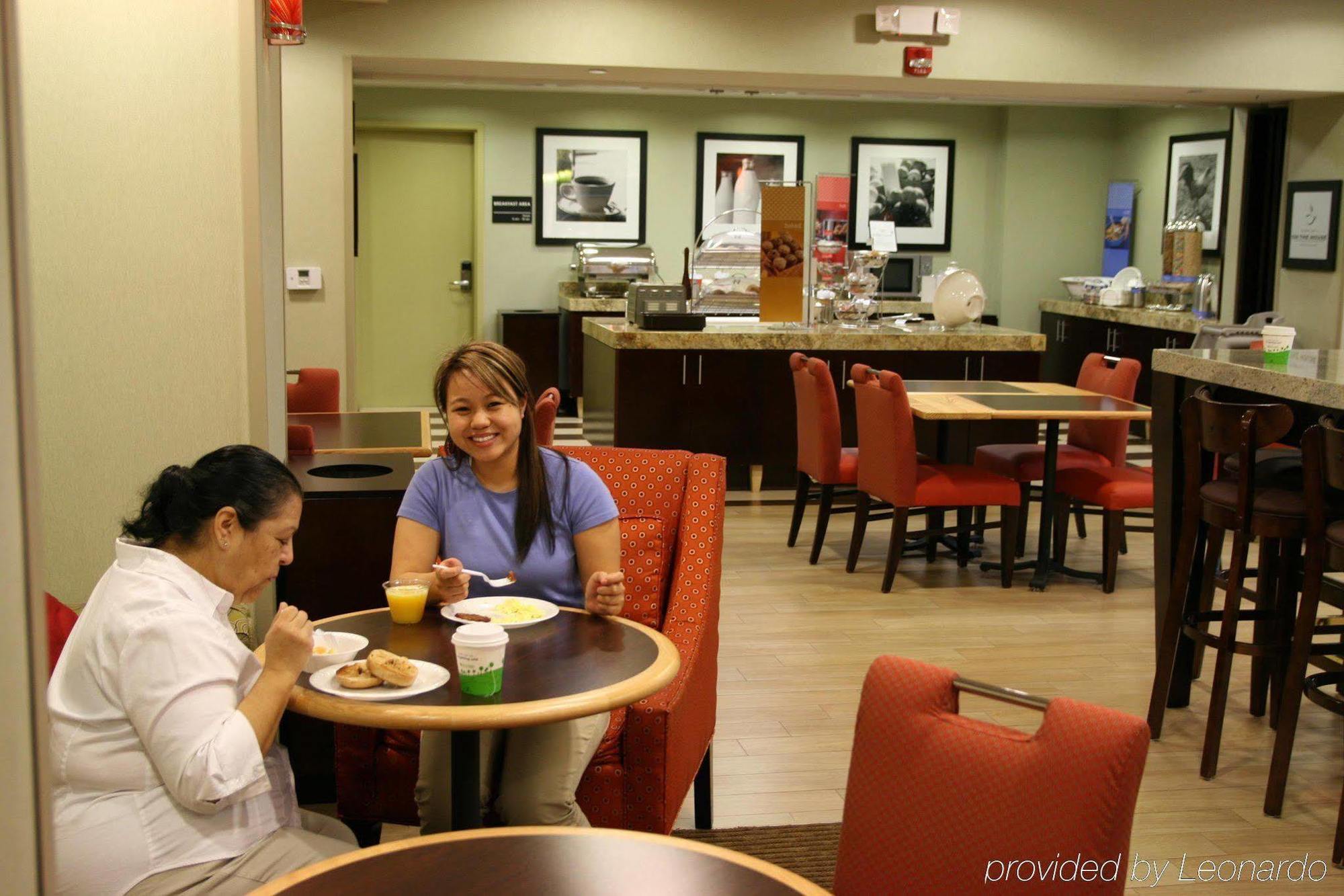 Hampton Inn Visalia Restaurant photo